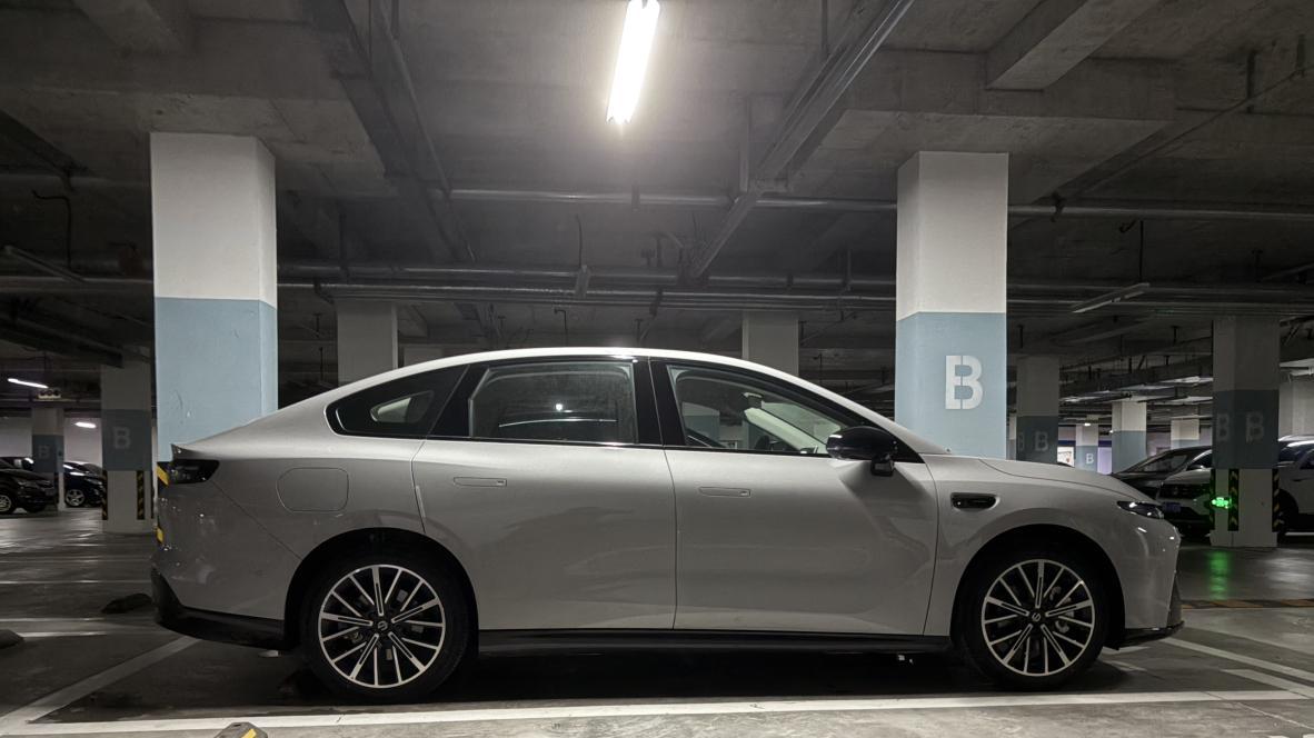 上市两月销量就过万！零跑B01消费者口碑究竟如何？能买吗？