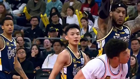 CBA季后赛疯狂一夜：山东主场失守，广东击退上海，八强近在咫尺