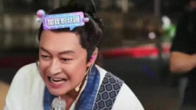 63岁马景涛直播晕倒后续，知情人曝光原因，好在如今没有什么大碍