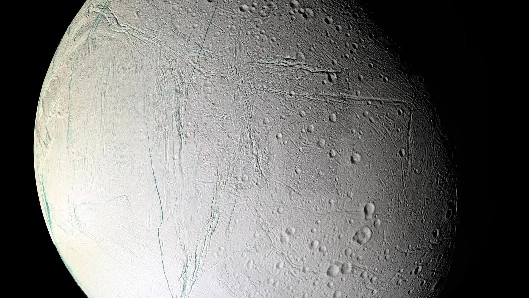 冰封星球喷出数百公里水柱，生命元素+海底热泉，会是外星家园？