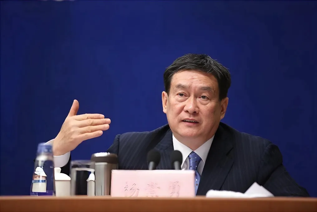 杨崇勇的仕途往事：能臣干吏的背后是腐化堕落的两面人生，贪腐过亿，对抗审查