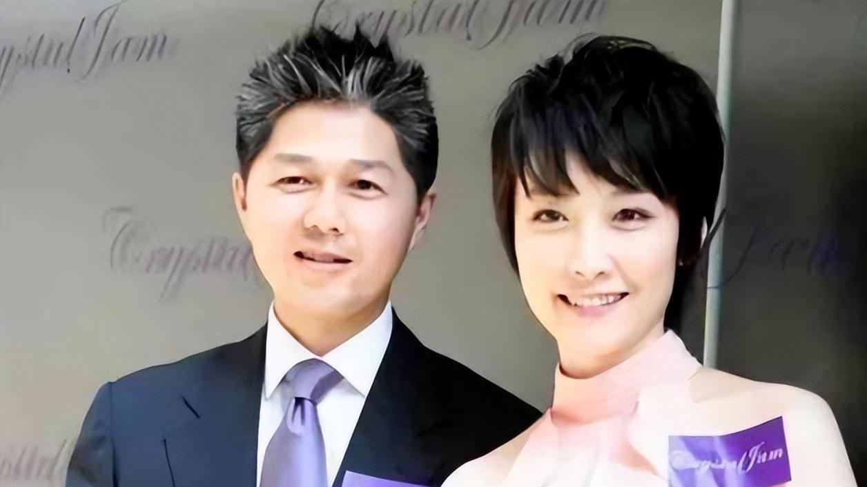 她因艳照被豪门拒之门外，转行金融坐拥千尺豪宅，如今44岁怎样了