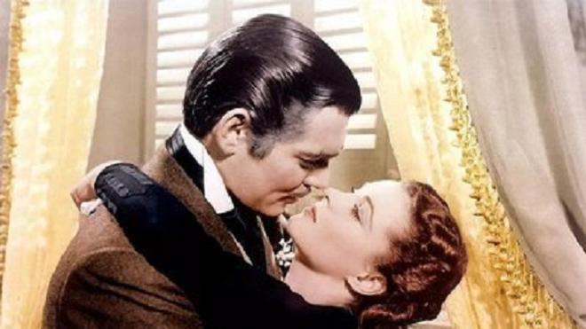 男女比例失衡，少的一方将永远站在金字塔顶