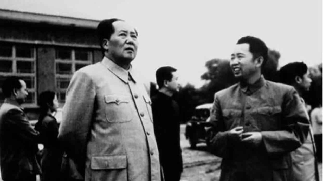 从士兵到传奇，他的一生，究竟有多少不为人知的秘密？