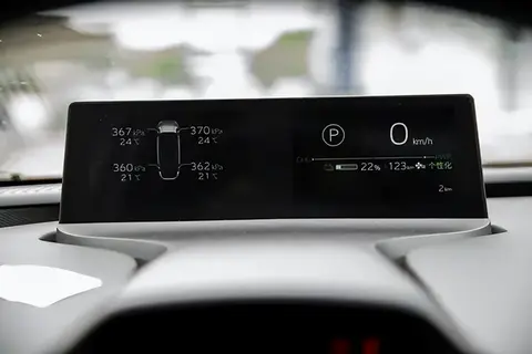 试驾丰田bZ5后，家用纯电SUV的“稳妥感”有了新参照