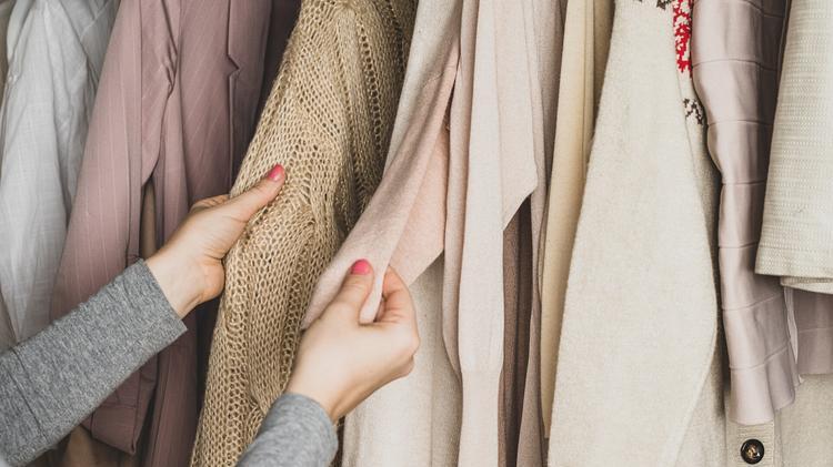 男生注意：女生主动给你买衣服，不是“对你好”那么简单！