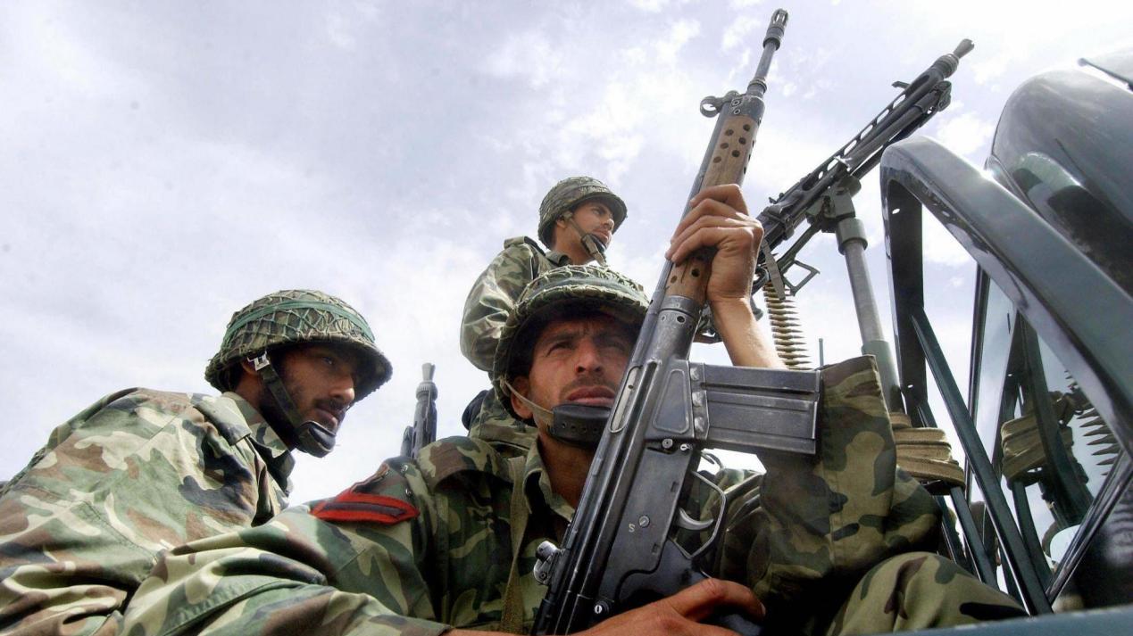 边境火药味愈发浓烈，巴国紧急向中国申请了100亿