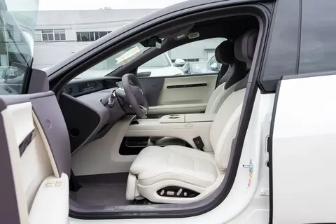 阿维塔06：纯电续航600km，3.9秒破百，适合家用？