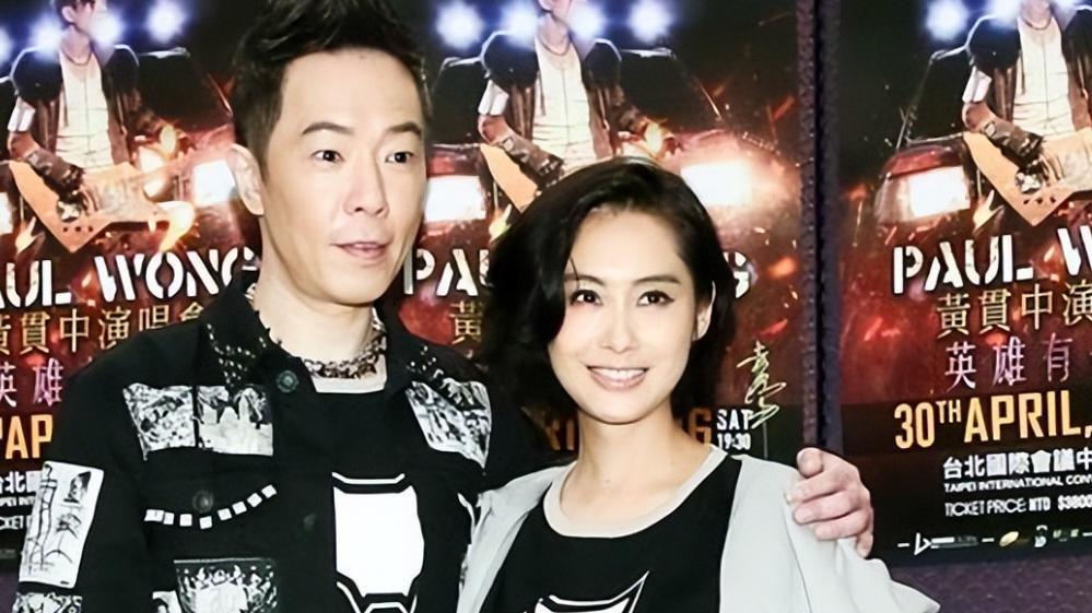 54岁的朱茵为何如此寒酸