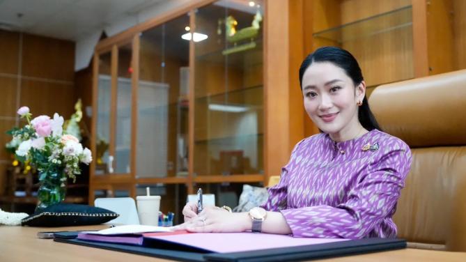 泰国文化部长佩通坦，从商界名媛到为泰党核心，她真能扛起泰旅的大旗吗？