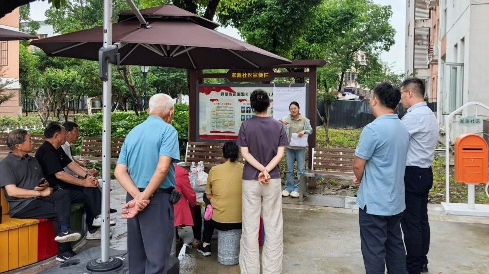 香樟树下聚民智 “源”心服务暖人心