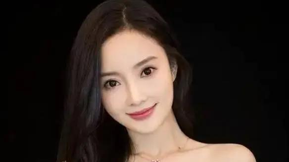 从金马影后到舆论漩涡：李小璐，她失去了什么？