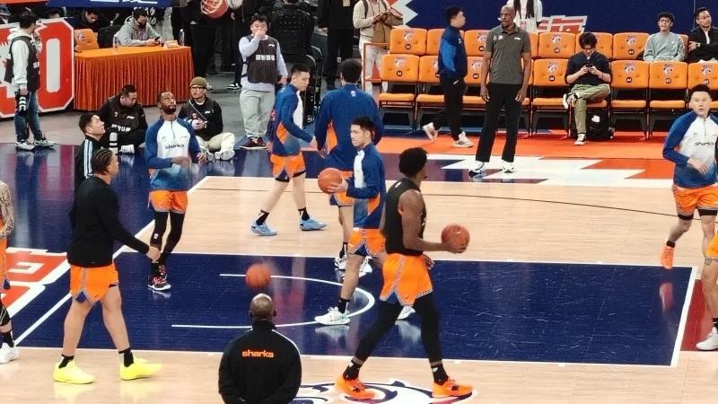 胜浙江采访！卢伟点赞防守，谈弗格+洛夫顿发挥，亲承一周瘦10斤