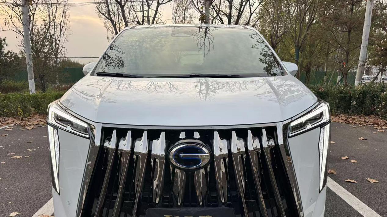 准新传祺M8旗舰版，一手车2.6万公里，25.98万家用出行合适吗？