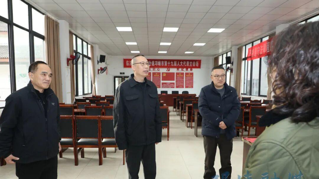 王瑞平指导邛崃市第十九届人大代表补选工作