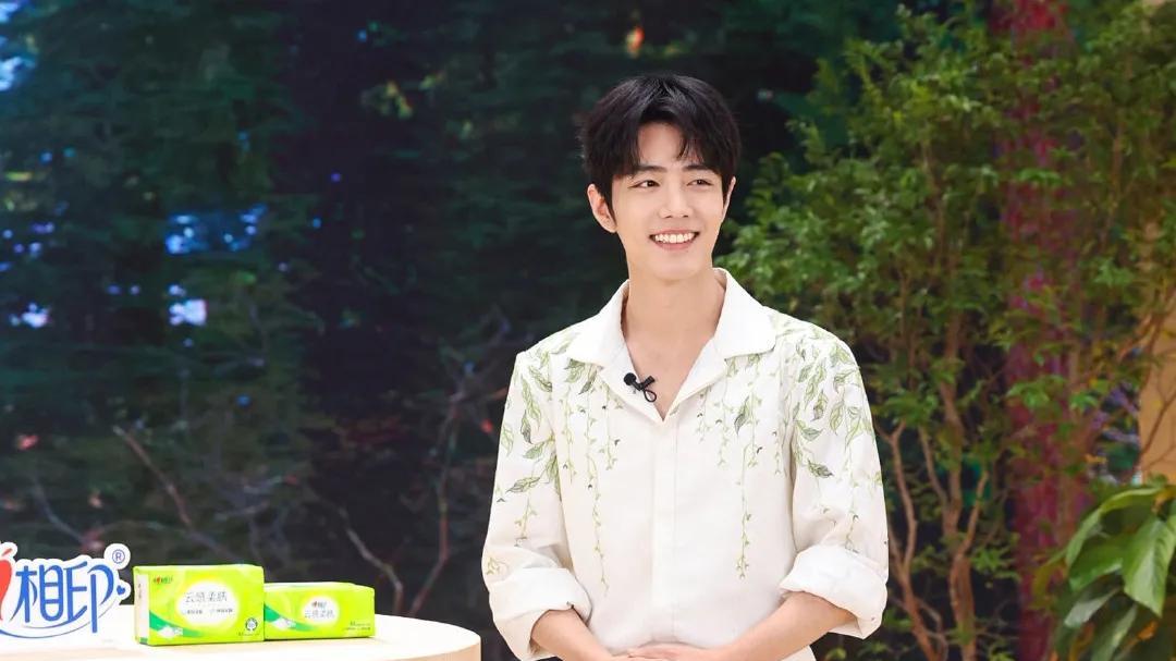 著名导演回应肖战电影“互黑”争议！霸气直言行为幼稚，各自支持