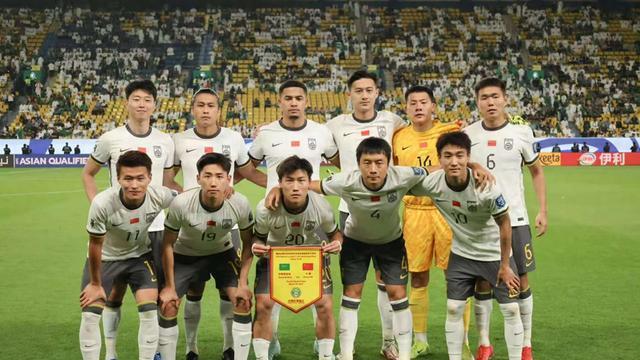 国足败因全揭秘！林良铭难辞其咎，伊万科维奇又犯糊涂