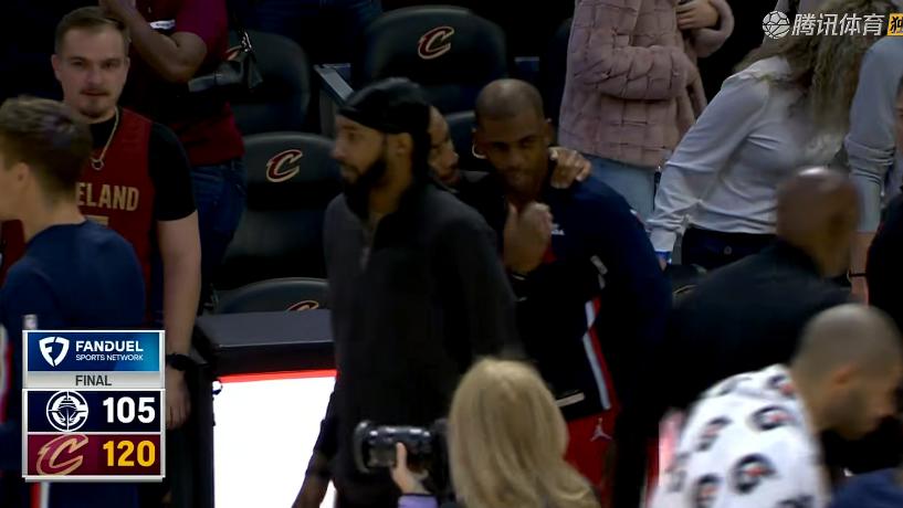 快船惨败！小卡20+3+2，赛后哈登起身走入通道，保罗走向骑士替补席