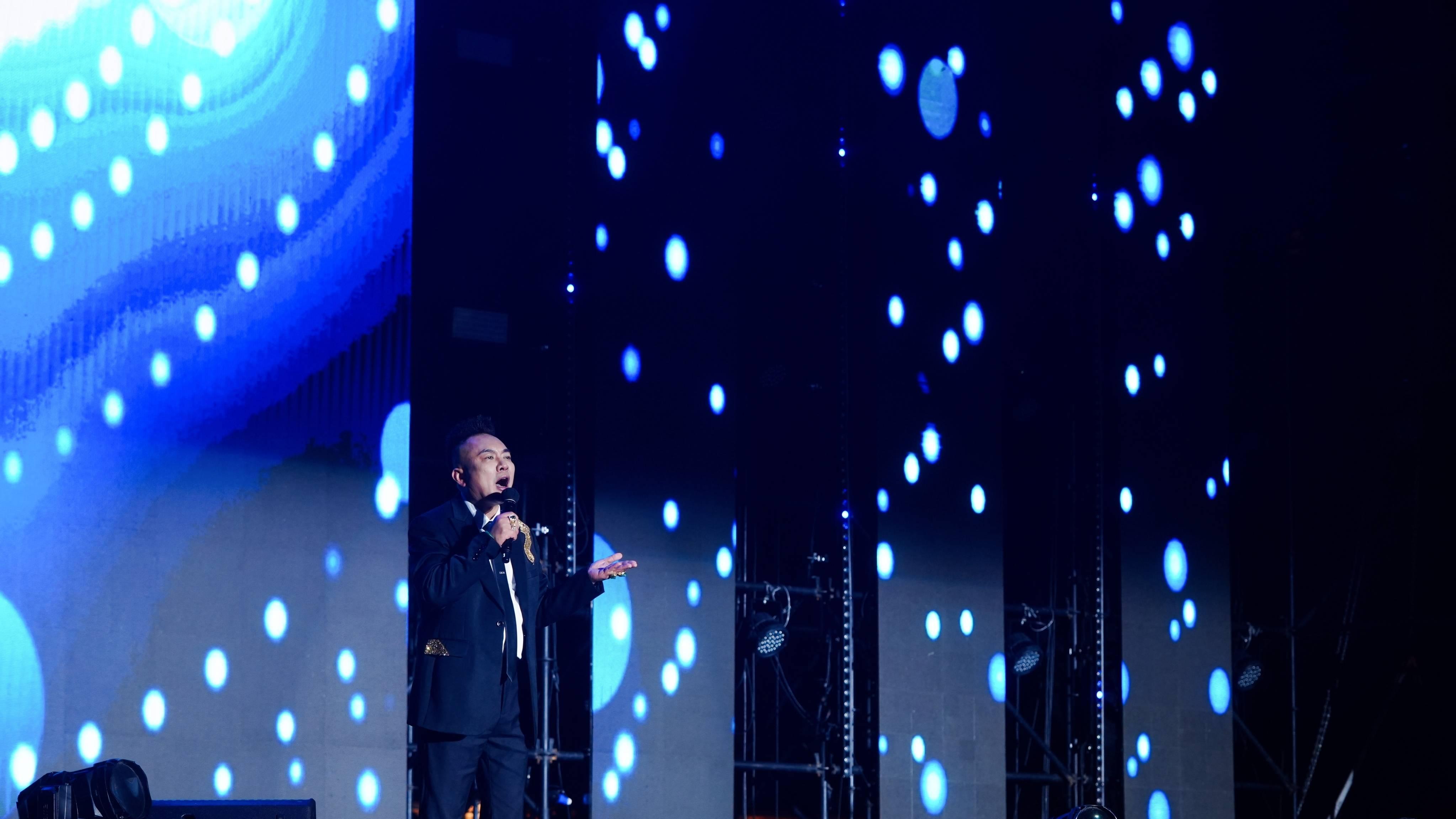 王海军荣膺“年度最佳原创男歌手” 与阿里郎、赵鑫等共耀音乐盛典