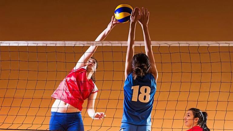 核心力量递进体系，青少年排球冬令营，社区老年友谊赛，二传组织效率提升