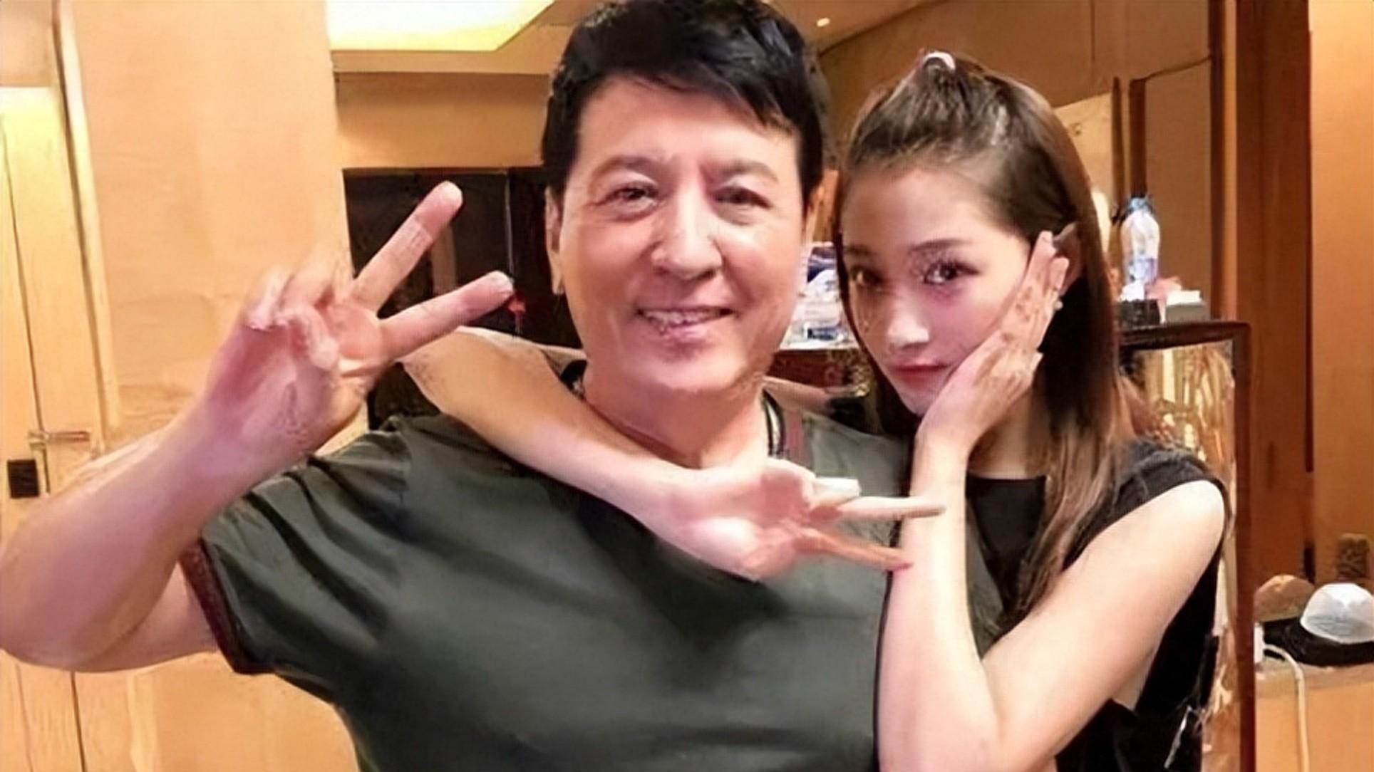 骗了我们23年！原来他就是关晓彤的父亲，原来她有资本可以