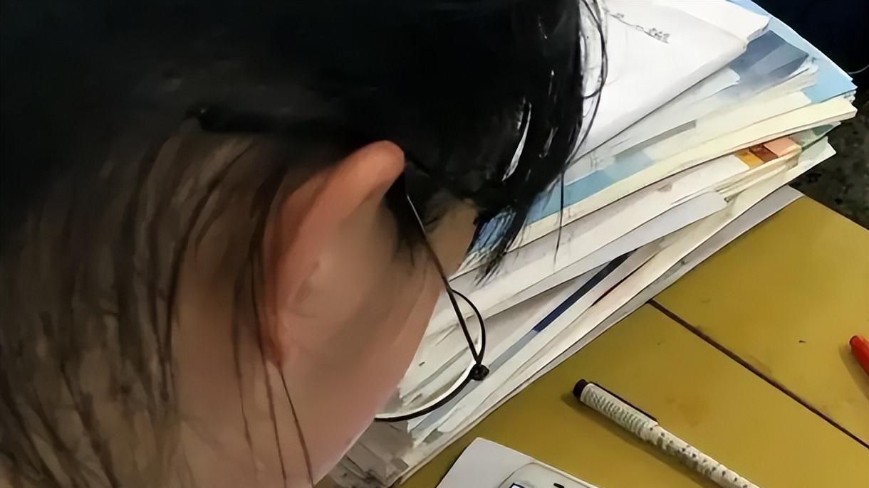 从小被允许玩手机，和被禁止玩的孩子，长大后的差距有多大？