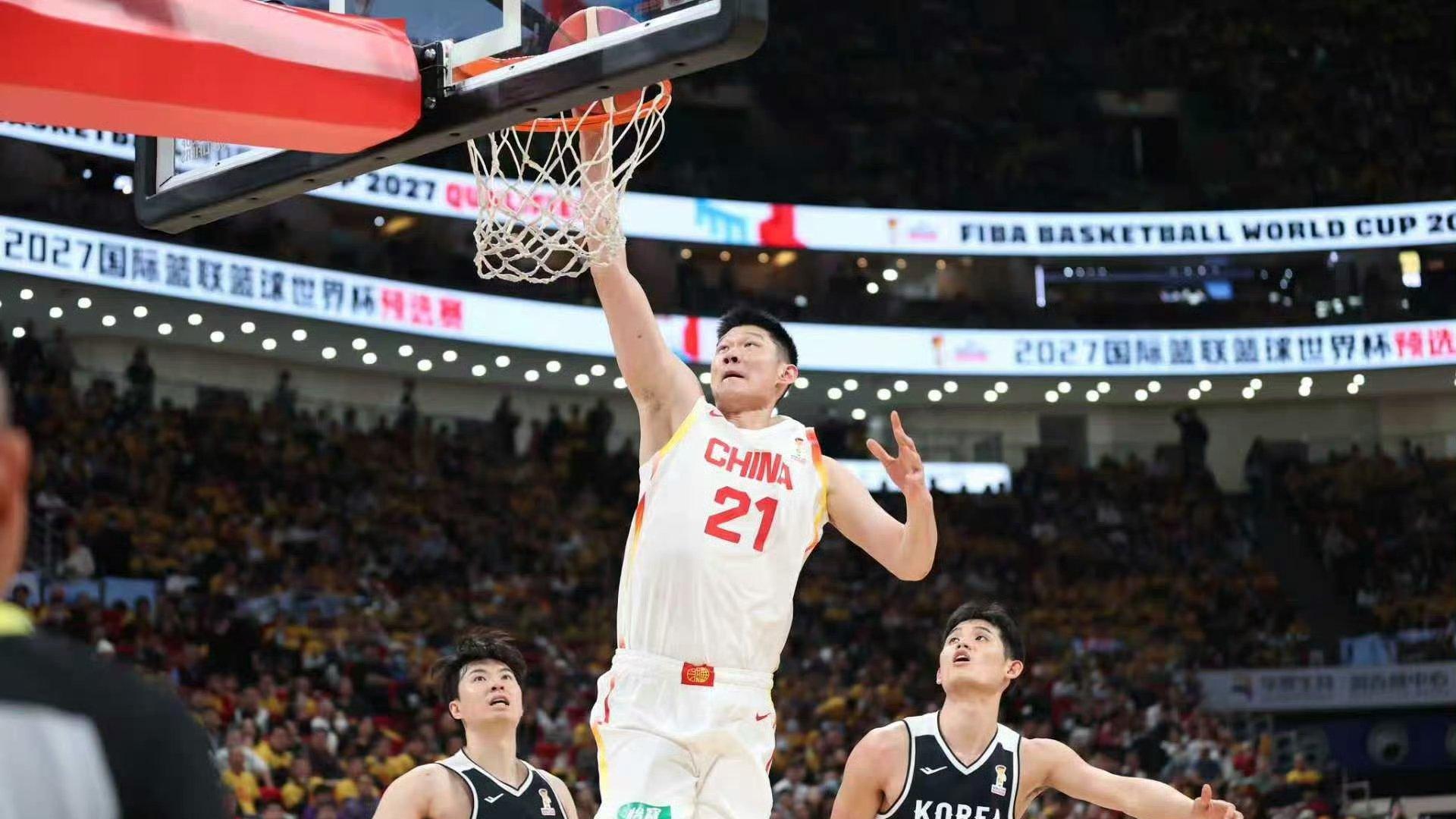 低迷，9次出手仅得3分，对韩国比赛几乎隐形，球迷强烈要求更换后卫