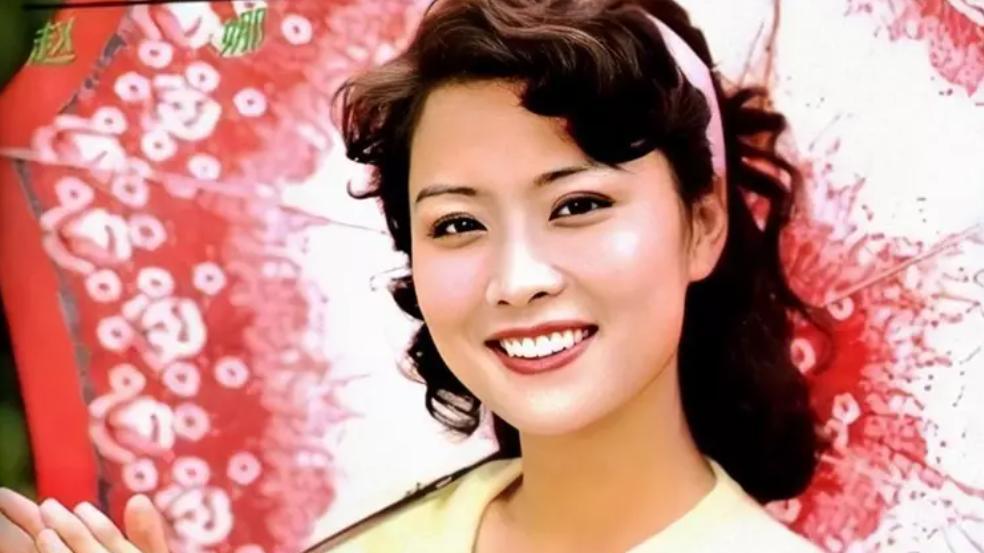 赵娜一嫁演员祝延平，二嫁杜淳老爸杜志国，如今与儿子相依为命