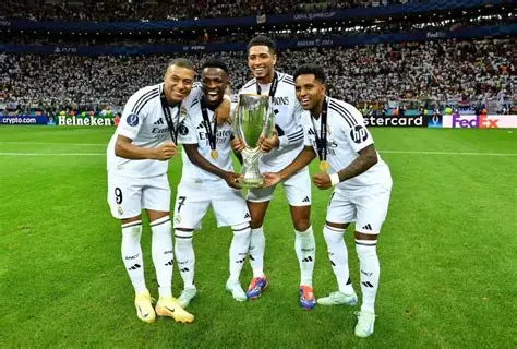 《欧冠生死夜 3 场焦点战解析：那不勒斯命悬一线，巴黎拜仁争头名，利物浦皇马再续恩怨！》