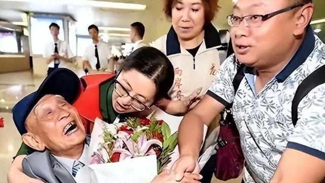 02年台湾老兵回江苏探亲，喝醉酒说漏嘴，透露出曾不为人知的秘密