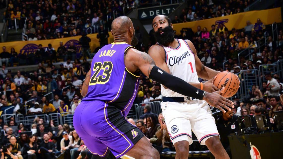 湖人击败快船！东契奇创纪录，詹皇再砍28+13，缔造历史第一神迹