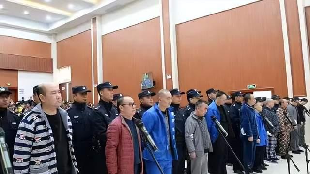 《扫黑风暴》原型有多炸？周兆成16年操场埋尸案办出全国扫黑标杆