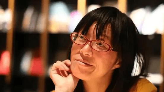 48岁余秀华：残疾人得不到爱情，我这一生从没有被男人真正爱过