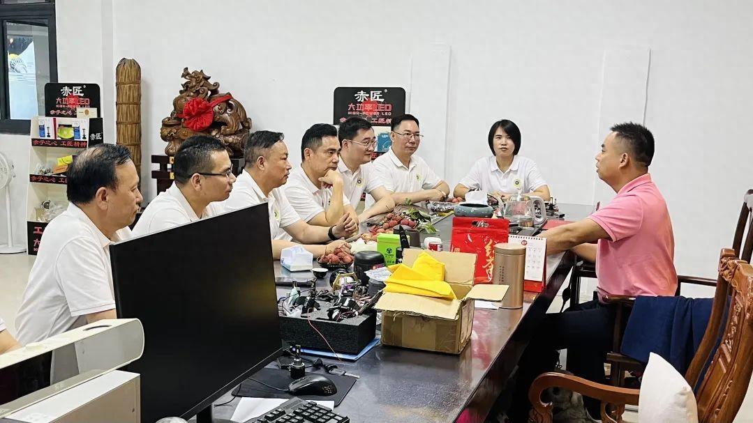 广州市湖南商会走访会员单位广州北极光电子科技有限公司