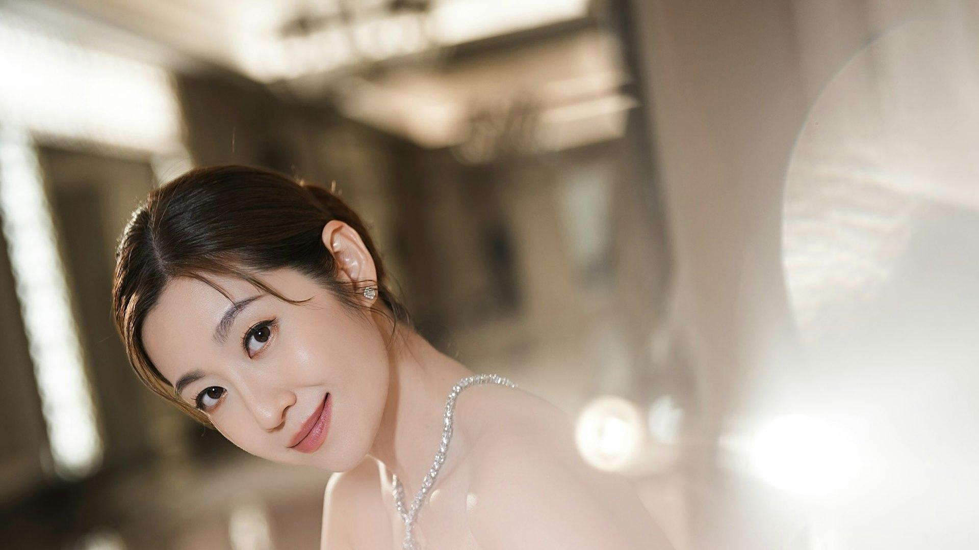 TVB人妻七位数续约代言，穿性感内衣现身活动，对老公近况零关心