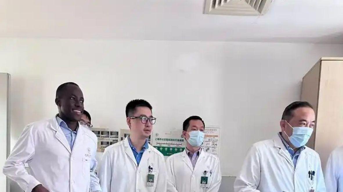 今天热搜魔幻：多篇妇科论文出现男性病例？医学教育学制大乱斗！