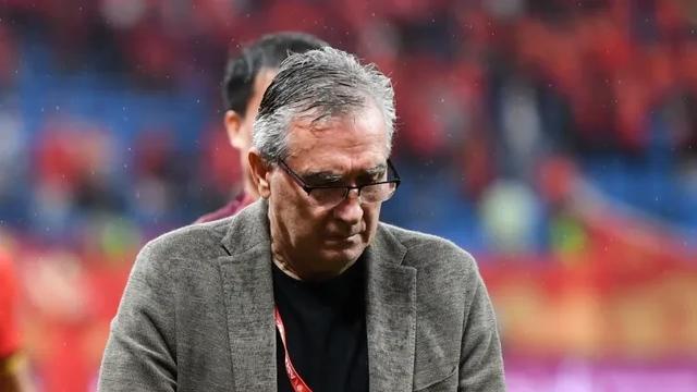 02！10！国足出线反转，小组第4告急，12分也危险，伊万太倔了