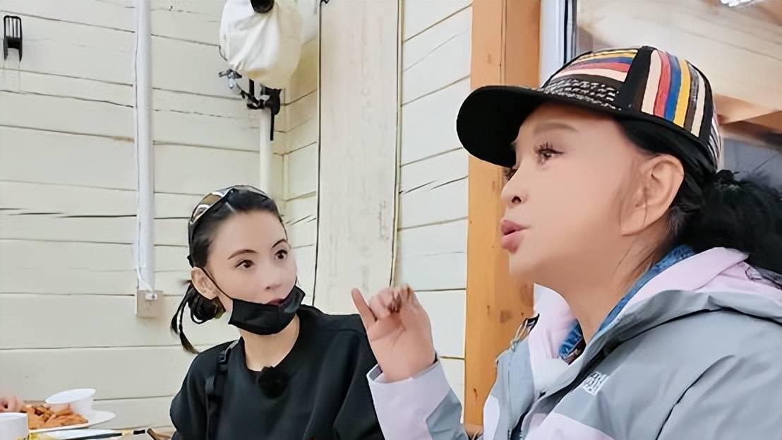 当内娱综艺学会“卸妆”，我们终于等来了《一路繁花2》的惊艳