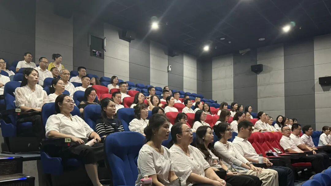 铭记抗战历史 凝聚奋进力量——南充龙门中学开展9月主题党日活动