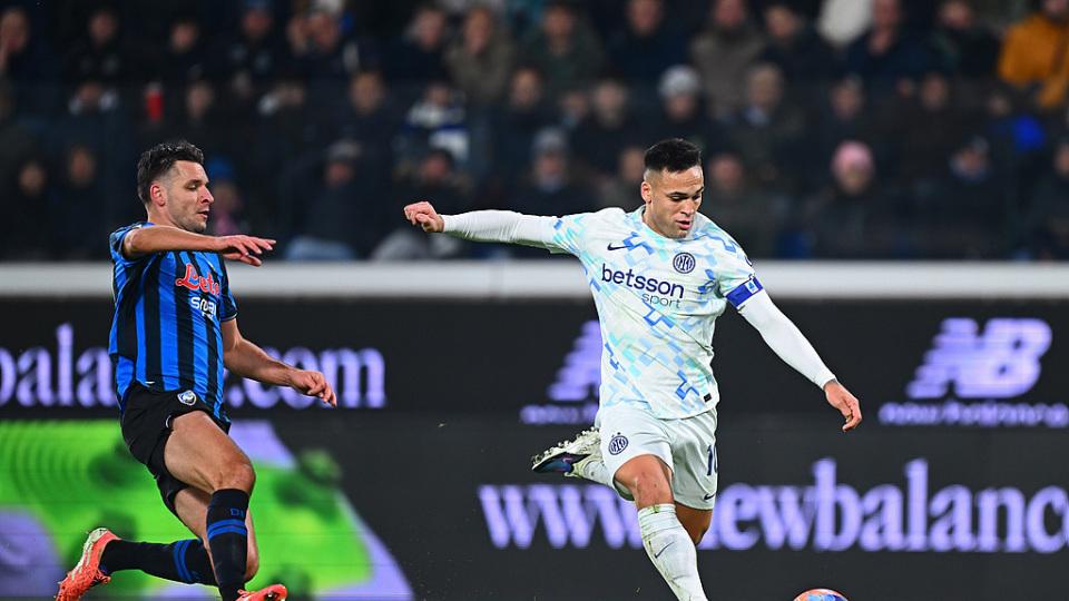 挡不住！国际米兰神锋劳塔罗火力全开，15球领跑意甲年度射手榜！