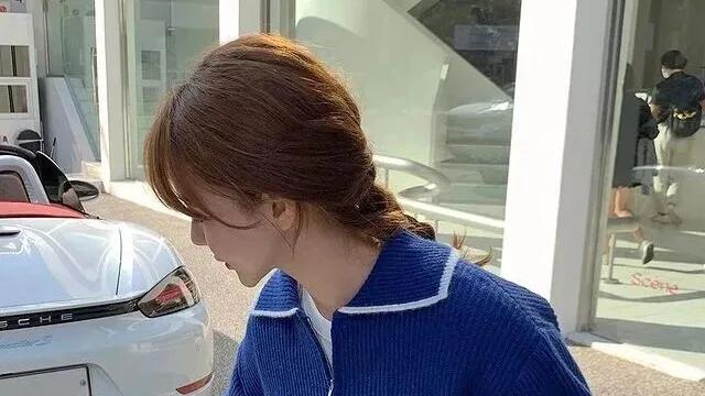 矮个子答应我：今年初秋的显高针织衫换成这件，比针织开衫气质，比圆领针织衫时尚！