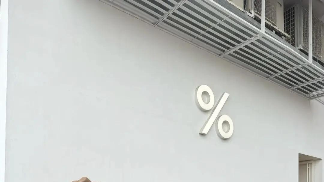 一路繁花：宁静光腿何赛飞戴羽绒帽，张柏芝裹三层，就刘嘉玲正常