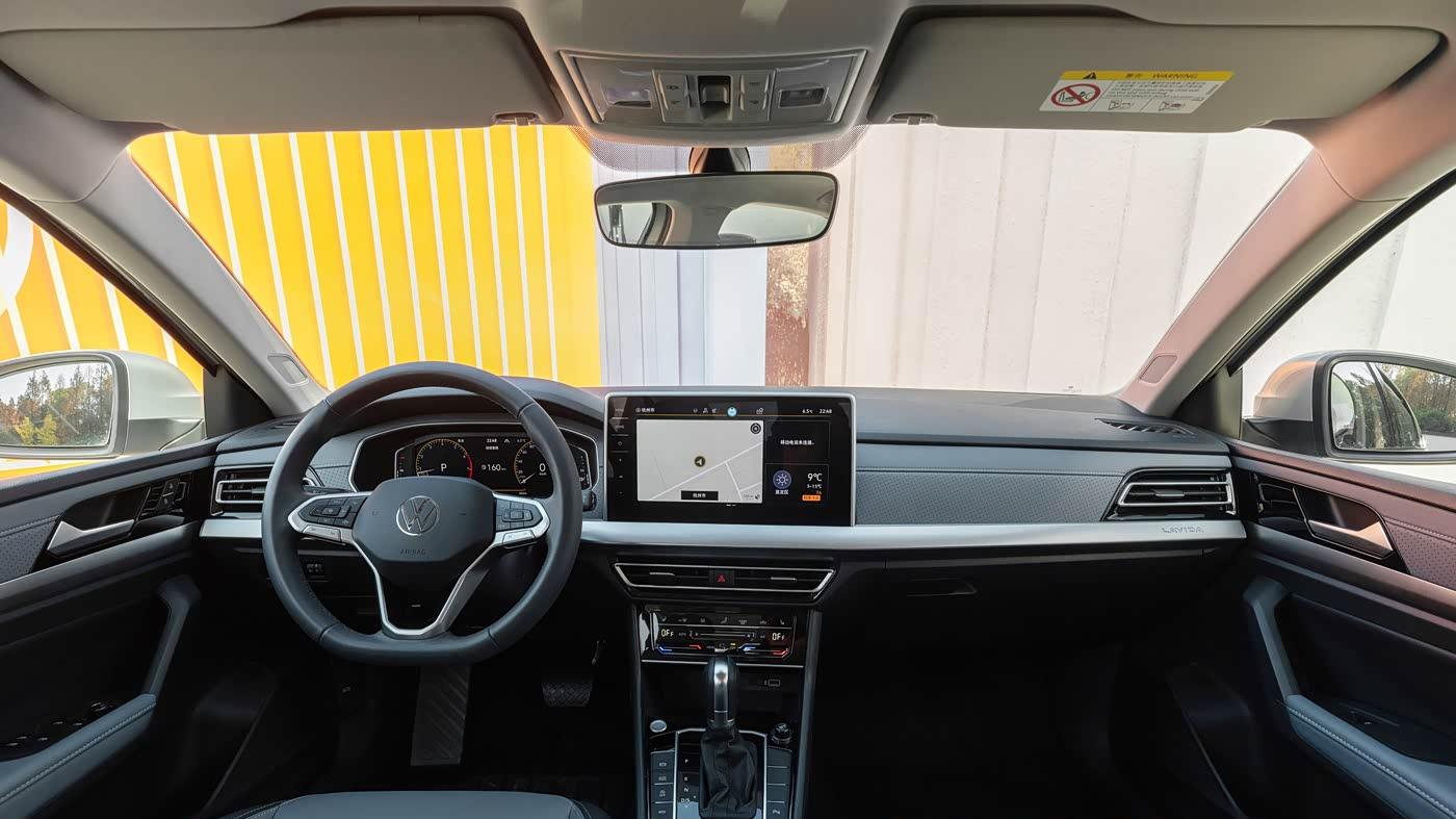 大众朗逸裸车价不足10万！网友：有它还要啥思域？