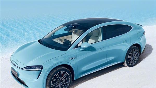 华为鸿蒙智行：一场科技盛宴，还是高价的甜蜜负担？未来已来？