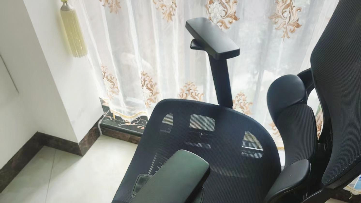 这 “旗舰级” 工学椅真不一样！夏草木Fit2硬核护腰 久坐舒适