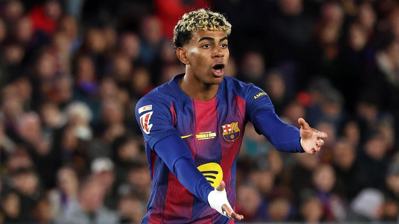 18岁天才获2025环足最佳前锋奖, 获奖感言引热议, 球迷：睁眼说瞎话