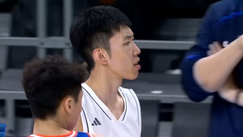 遭四川双塔碾压出局！北京揪最大战犯，5战拉4场，拿球只会无脑冲