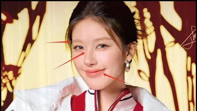 赵露思代言照又变脸了！笑容脸僵眼睛睁不开，网友呼吁别再医美了