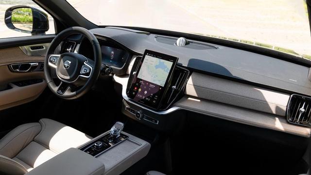 沃尔沃全新XC90 OTA升级：智能交互，让驾驶更从容