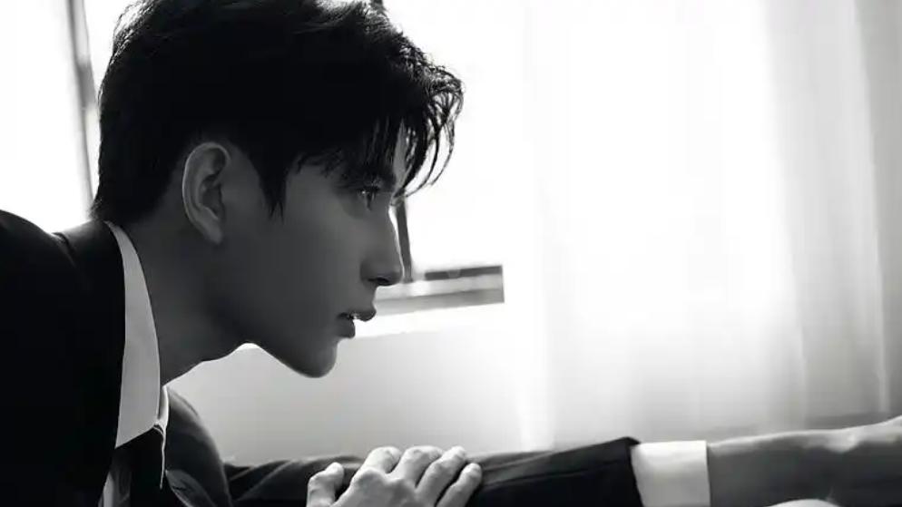 杨幂38岁生日，多位明星悼念于朦胧立马送祝福，惠英红卡点晒照